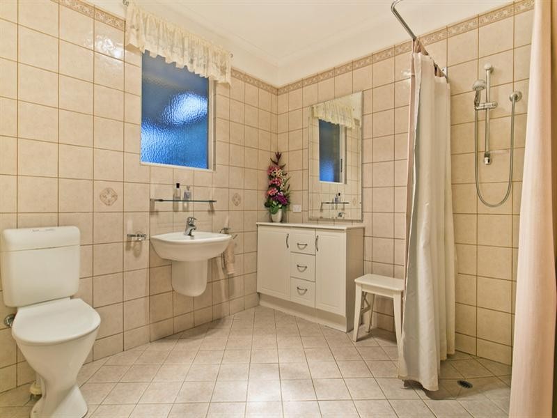 11 Geraldine Street, Valley View SA 5093