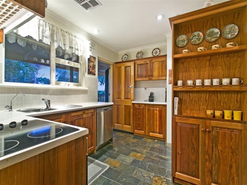 11 Geraldine Street, Valley View SA 5093