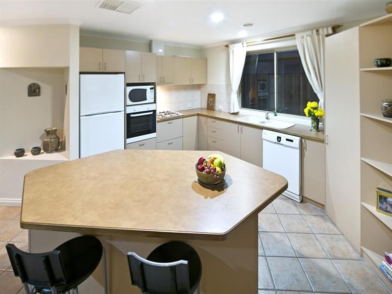 8 Saltram Parade, Oakden SA 5086