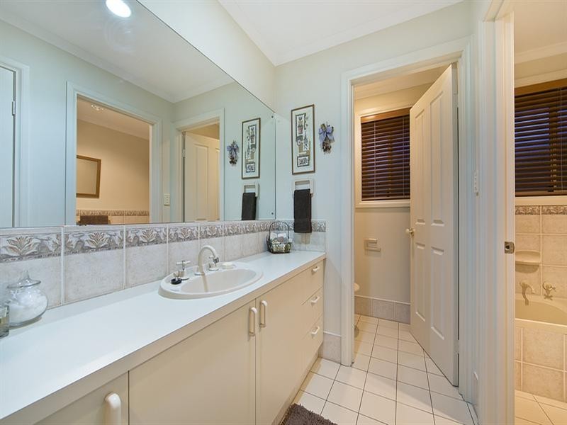 8 Saltram Parade, Oakden SA 5086