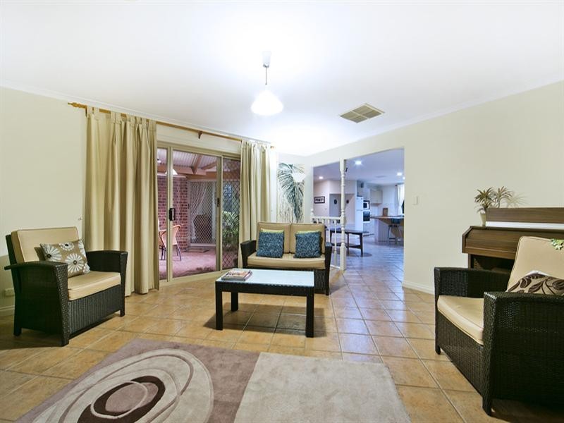 8 Saltram Parade, Oakden SA 5086