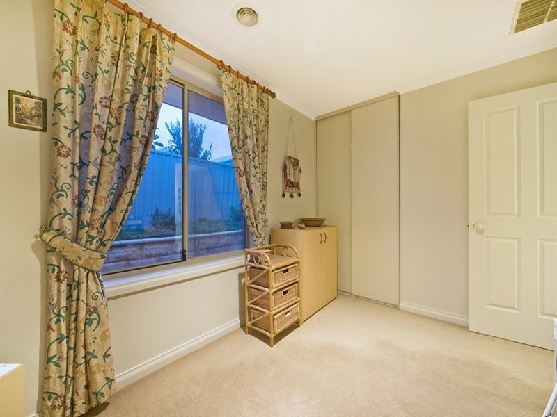 8 Saltram Parade, Oakden SA 5086