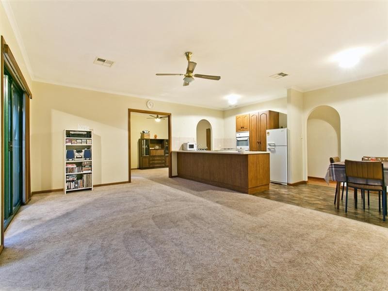 2 Ayredale Avenue, Clearview SA 5085