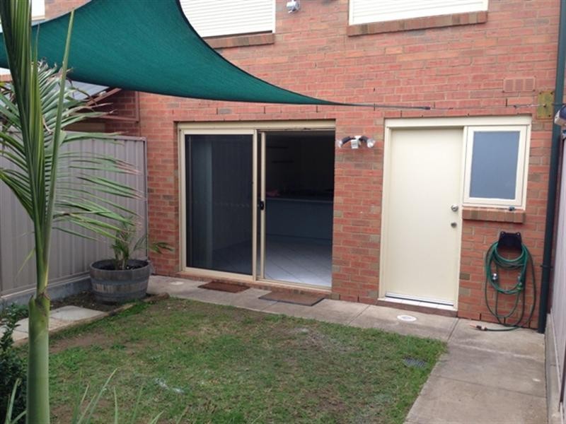 1/9-13 Mayfair Place, Wynn Vale SA 5127