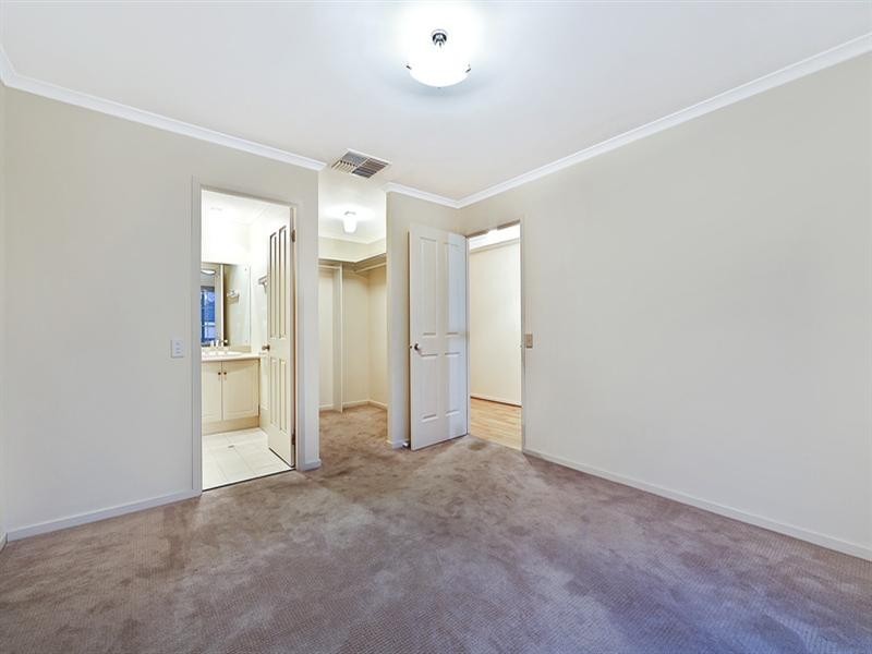 33 Victoria Drive, Oakden SA 5086