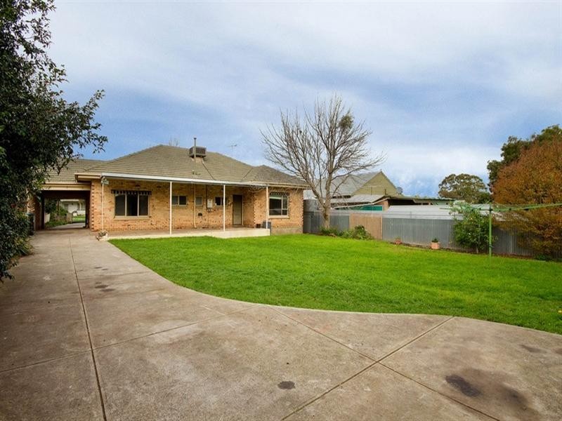 22 Selkirk Avenue, Clearview SA 5085