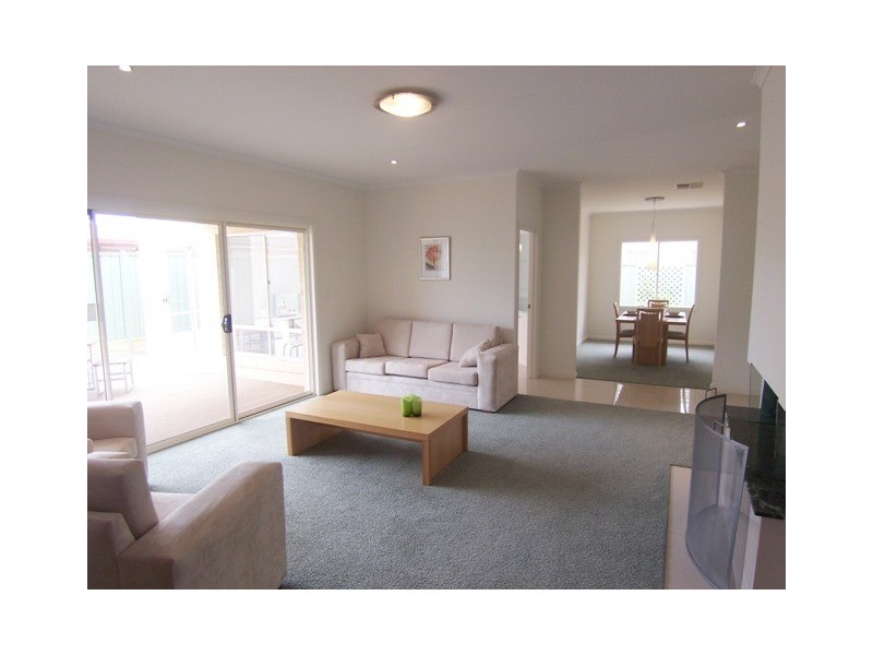 14 Dutton Avenue, Mawson Lakes SA 5095