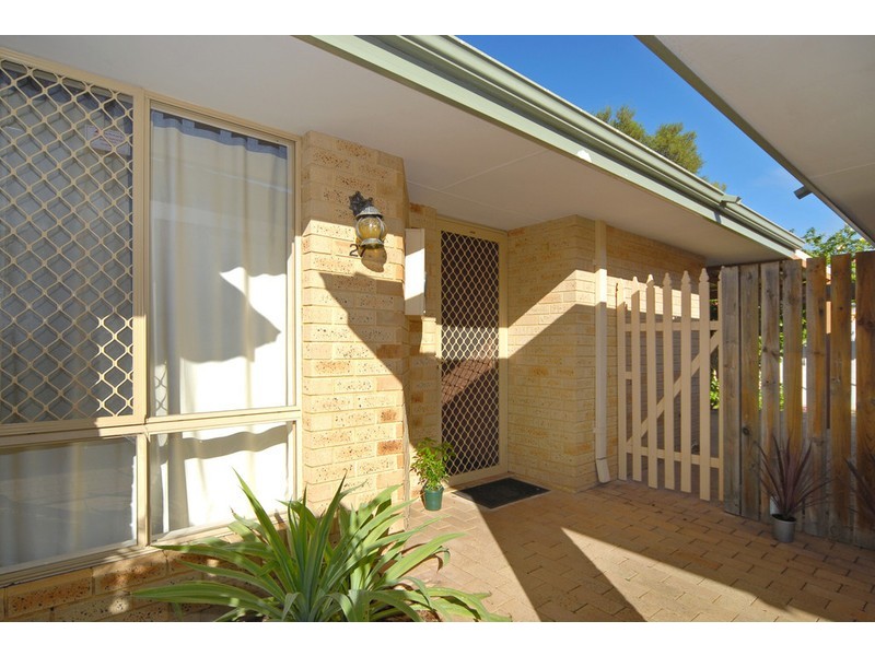 27/35 Winnacott Street, Willagee WA 6156