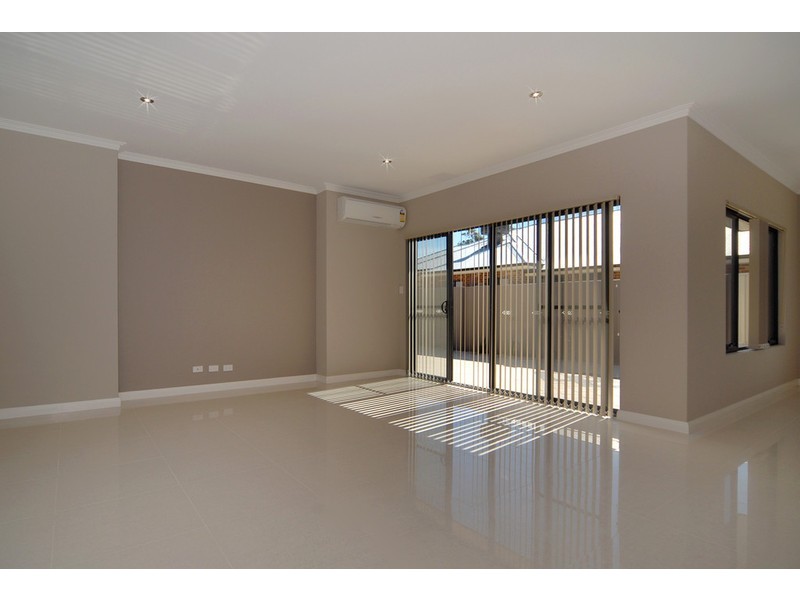 10 Birchgrove Court, Bibra Lake WA 6163