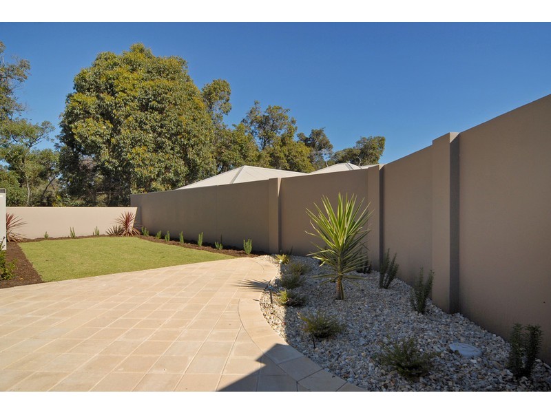 10 Birchgrove Court, Bibra Lake WA 6163