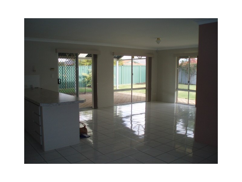 5 Carlhausen Close, Atwell WA 6164