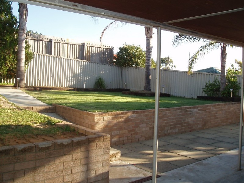 2 Monterey Court, Kardinya WA 6163