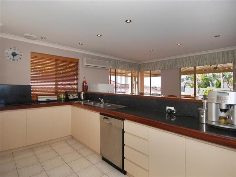 37 Riley Road, Kardinya WA 6163