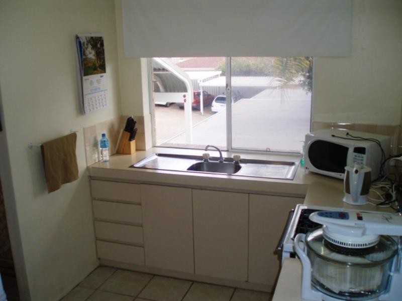 19/2 Pinewood Avenue, Kardinya WA 6163