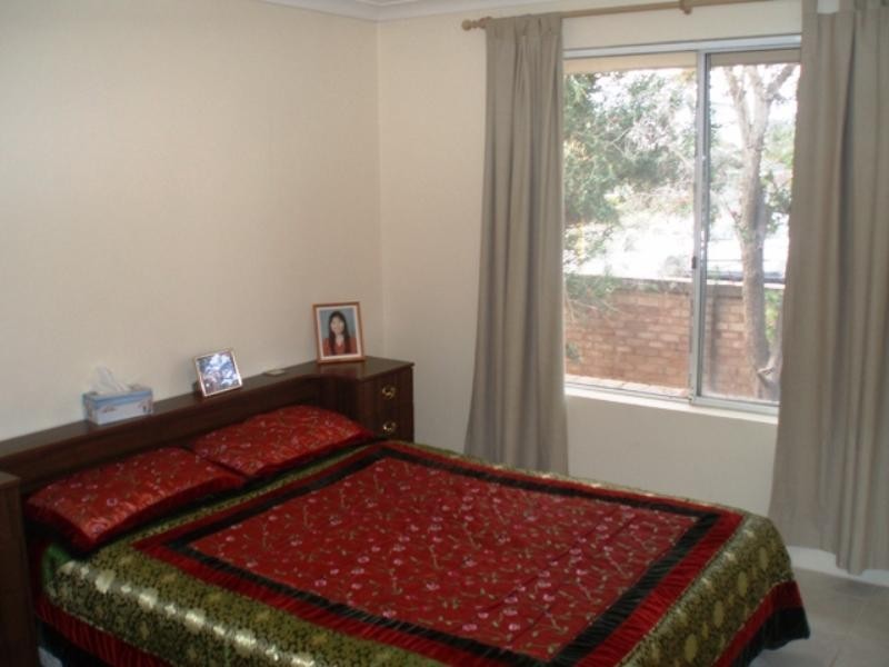 19/2 Pinewood Avenue, Kardinya WA 6163