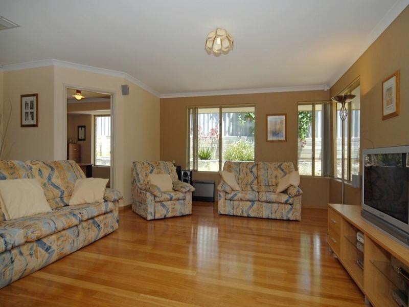 60 Riley Road, Kardinya WA 6163