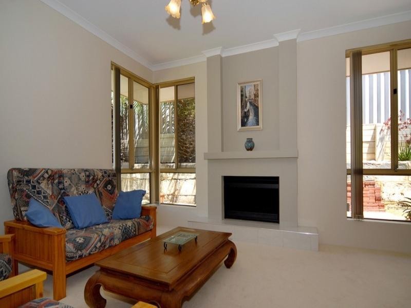 60 Riley Road, Kardinya WA 6163