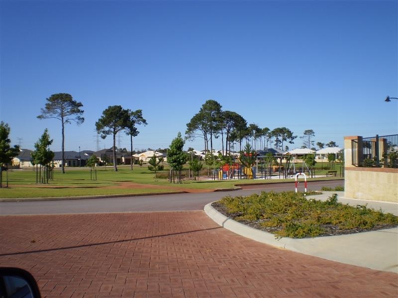 8 Weymouth Pass, Aubin Grove WA 6164