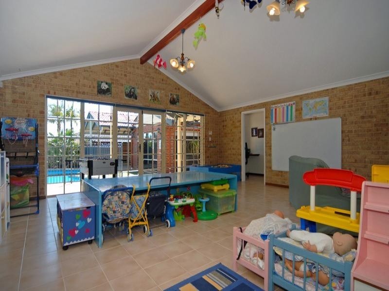 72 Riley Road, Kardinya WA 6163