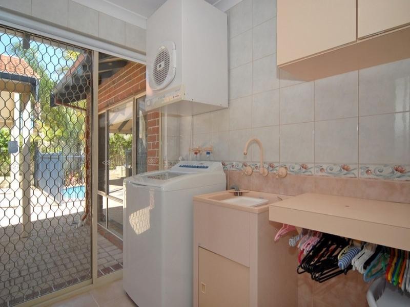 72 Riley Road, Kardinya WA 6163