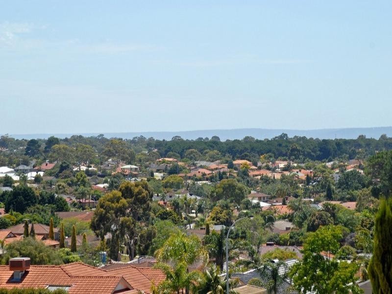 72 Riley Road, Kardinya WA 6163