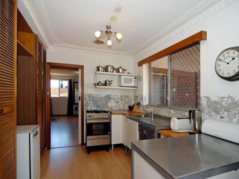 14 Cameron Way, Kardinya WA 6163