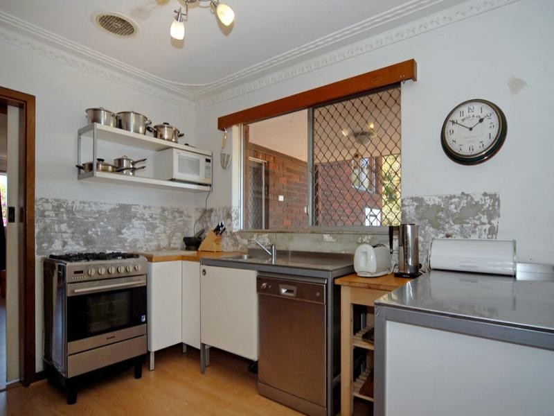 14 Cameron Way, Kardinya WA 6163