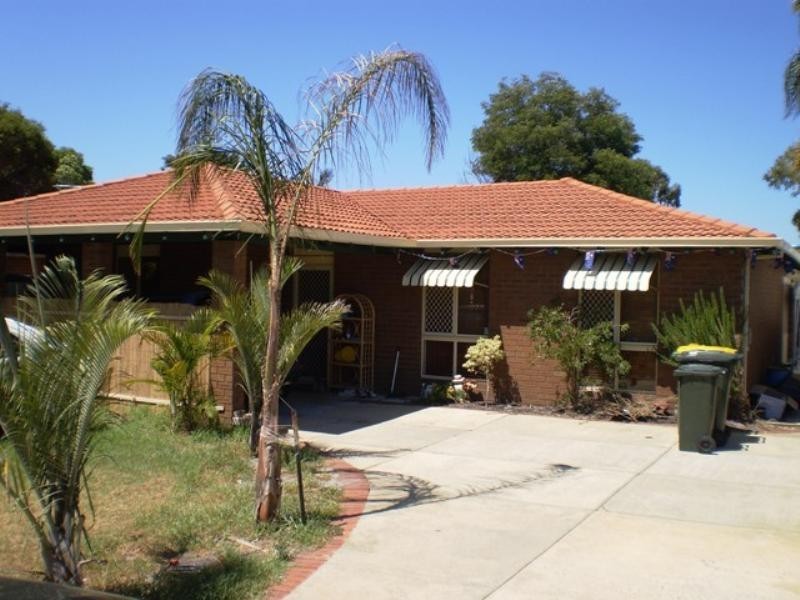 4 Colonial Drive, Bibra Lake WA 6163