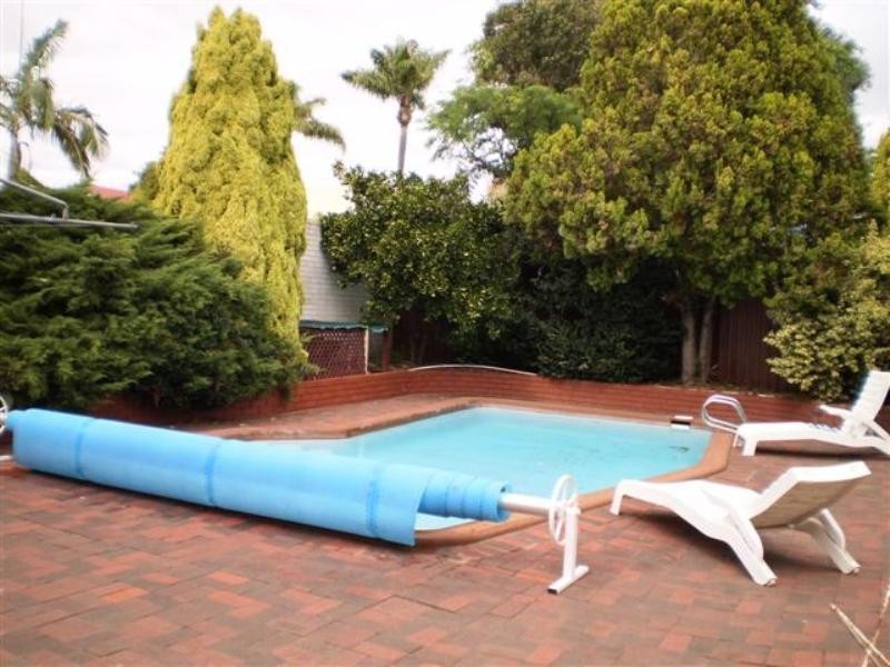 10 Walker Court, Kardinya WA 6163