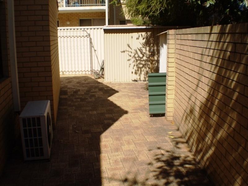 1/90 Gilbertson Road, Kardinya WA 6163