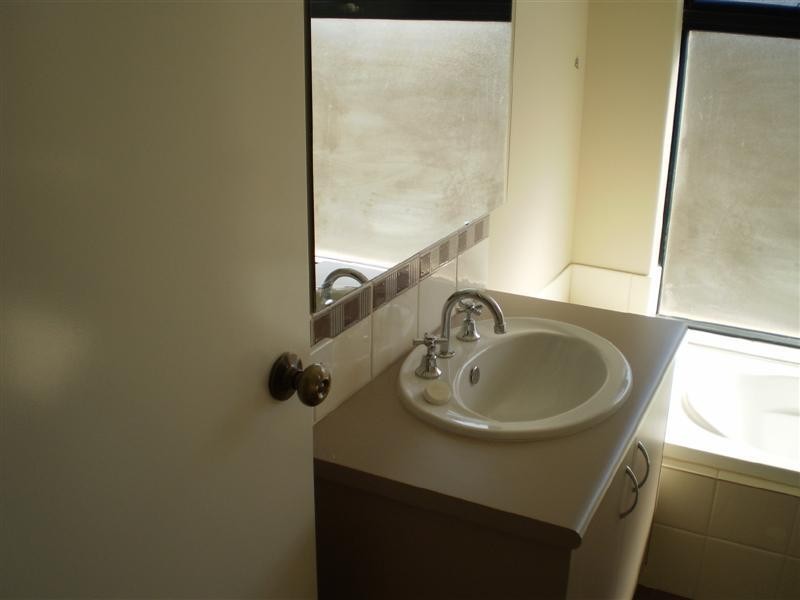 1 LOWELL Terrace, Piara Waters WA 6112