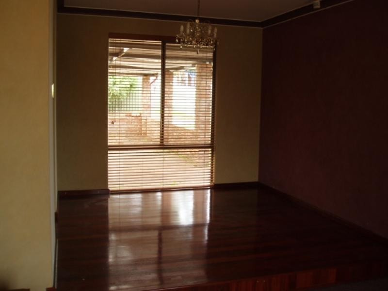 14 Anglesey Drive, Kardinya WA 6163