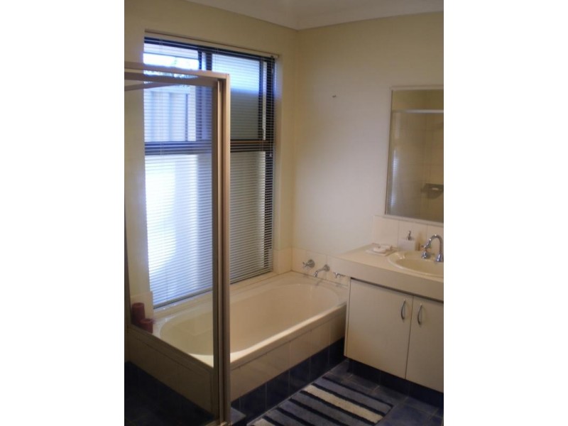 8 Silvereye Court, Beeliar WA 6164