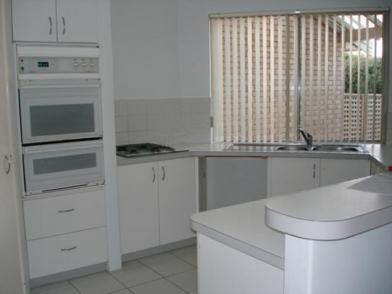 48 LE SOUEF Drive, Kardinya WA 6163