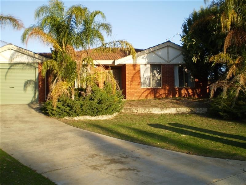 17 PARK Lane, Kardinya WA 6163