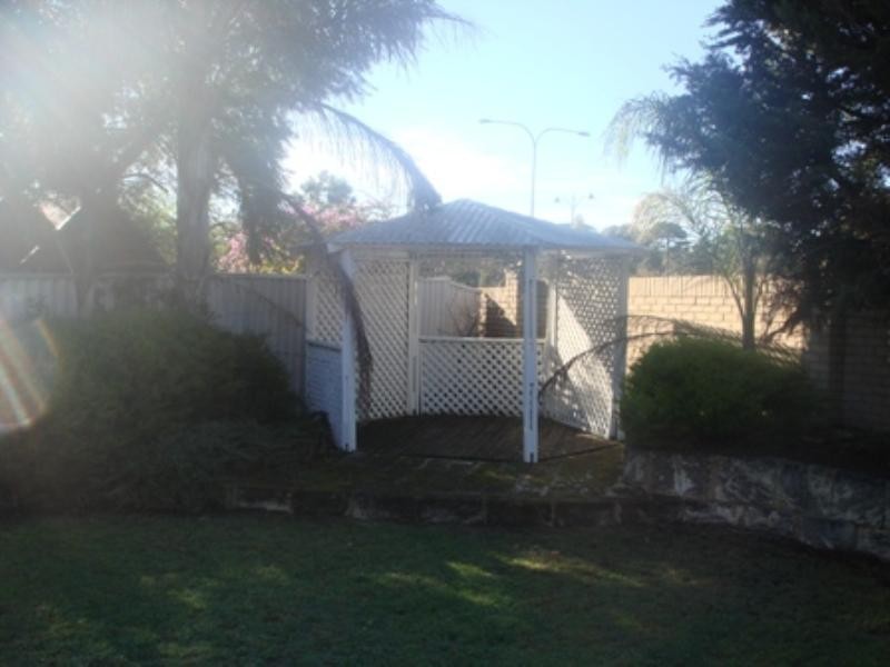 17 PARK Lane, Kardinya WA 6163