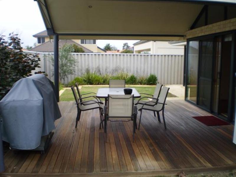 5 DENNIS Way, Canning Vale WA 6155