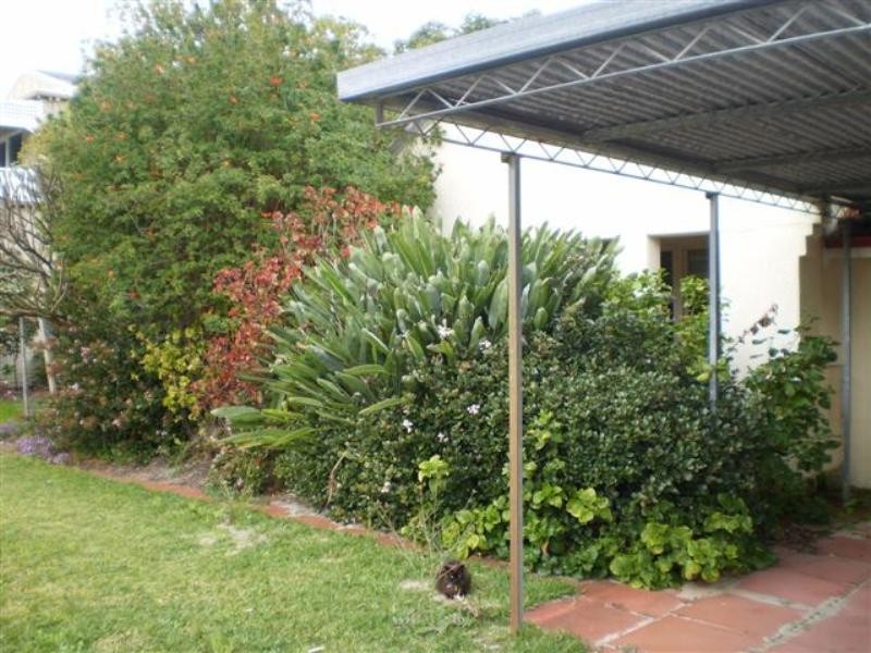 5 FLANAGAN Road, Applecross WA 6153