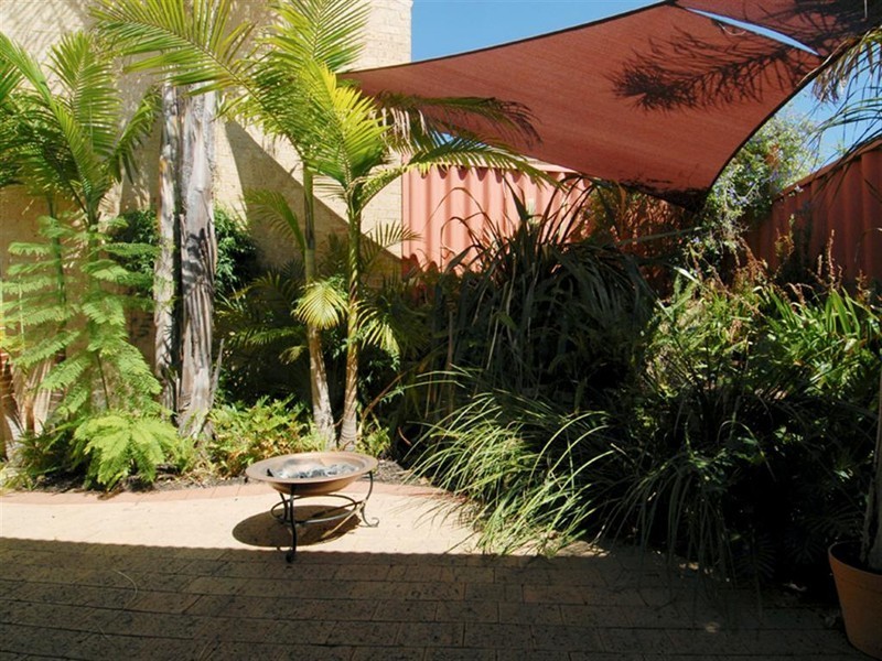 6 Hockin Street, Willagee WA 6156