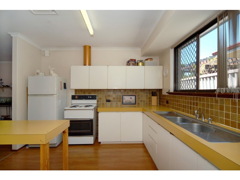 35 Dalston Crescent, Kardinya WA 6163