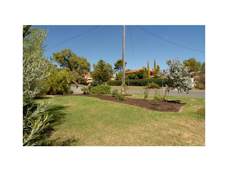 35 Dalston Crescent, Kardinya WA 6163
