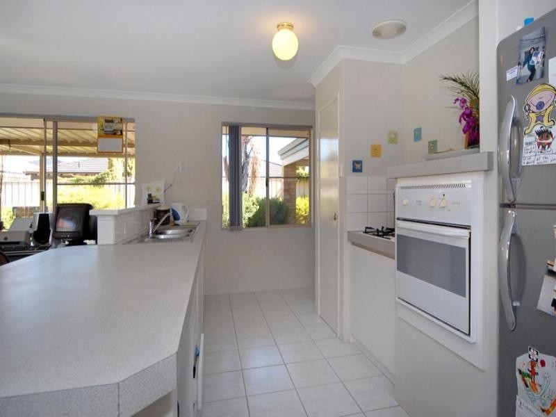 5 Petal Court, Munster WA 6166