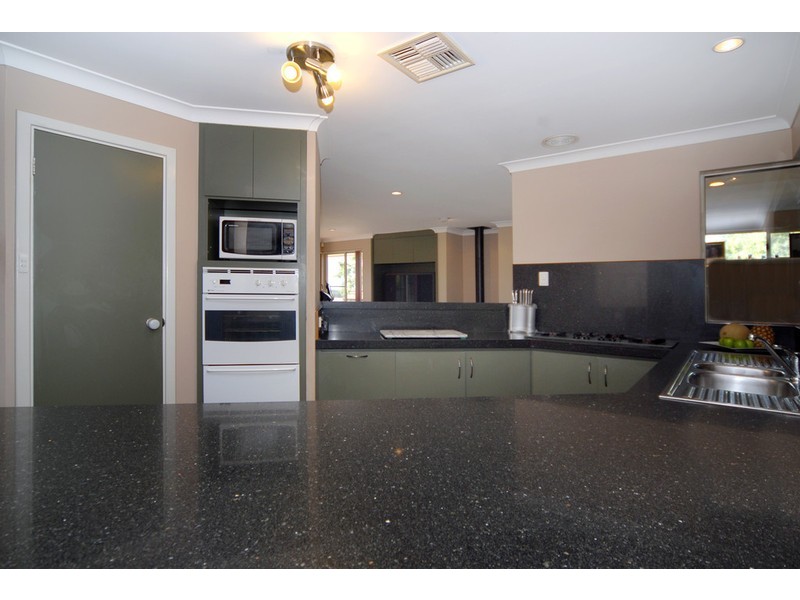 7 Yates Court, North Lake WA 6163