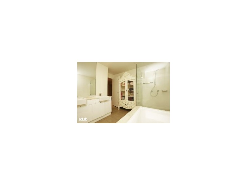 11 Eastlake Parade, Kingston ACT 2604