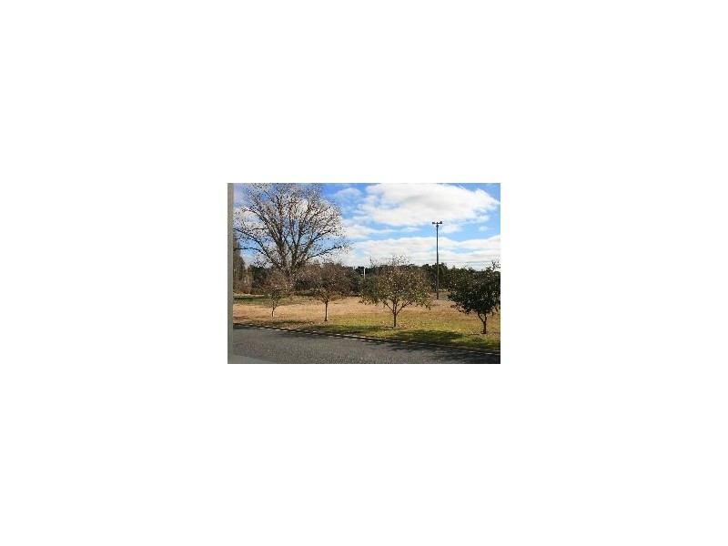 12 Wanniassa Street, Queanbeyan NSW 2620