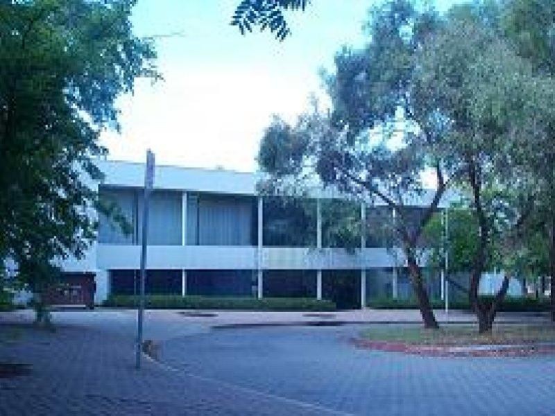 42 Geils Court, Deakin ACT 2600