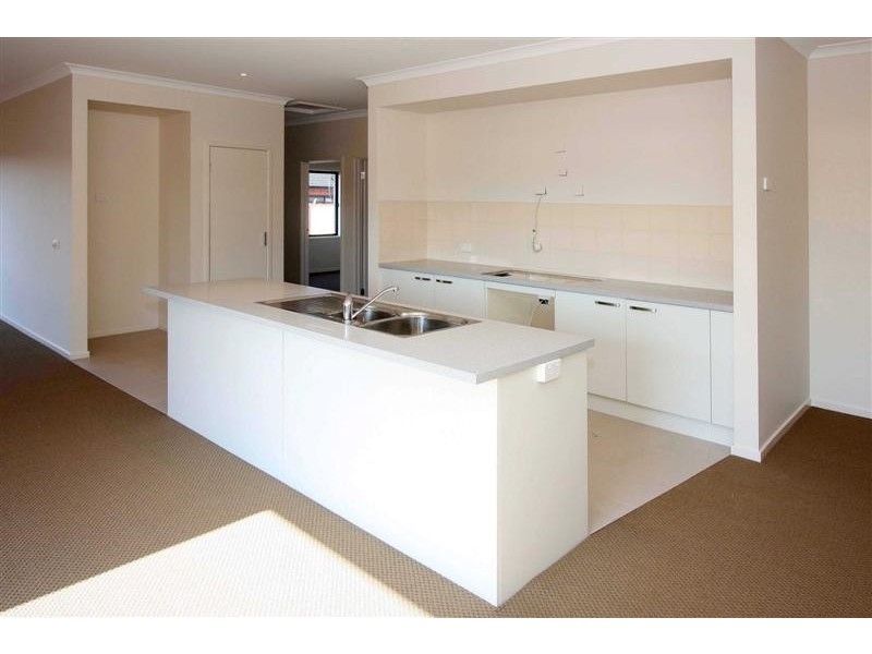 2 Eglington Court, Taylors Hill VIC 3037