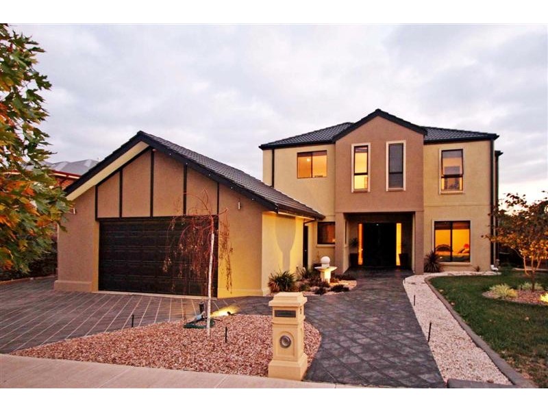 6 Queensberry Court, Hillside VIC 3037