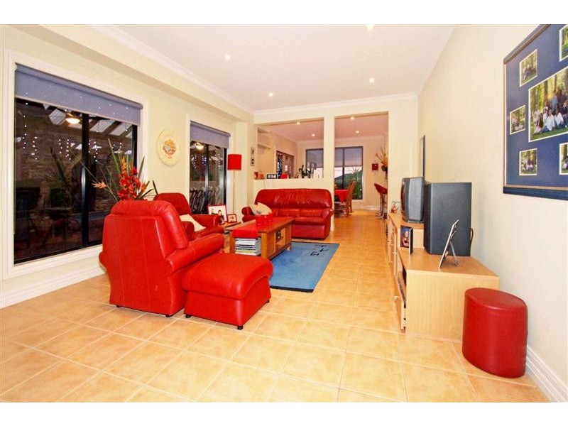 6 Queensberry Court, Hillside VIC 3037