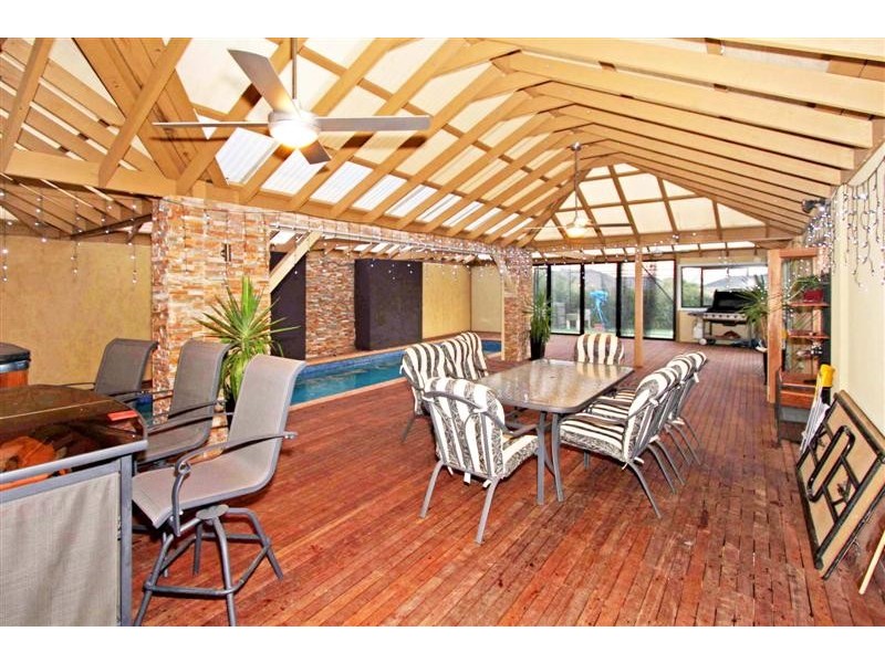 6 Queensberry Court, Hillside VIC 3037